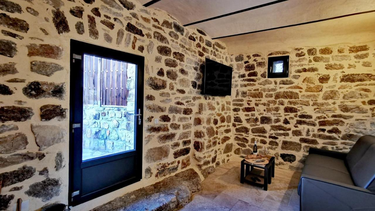 Magnifique gite en pierres 6 personnes avec piscine privee Ardeche plein sud Lablachère Exterior foto